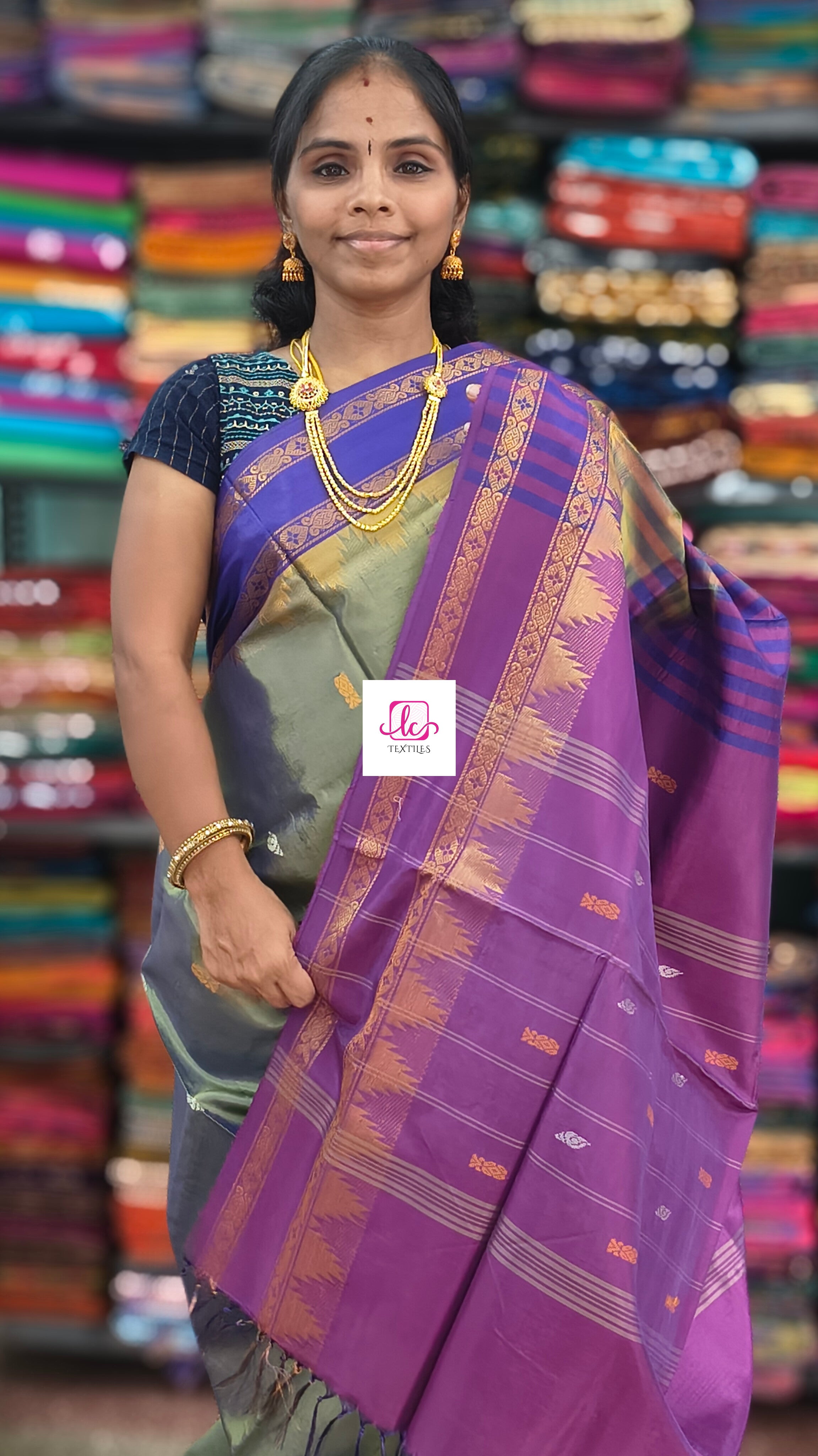 Banana pith silk saree - Green mixed blue dual tone
