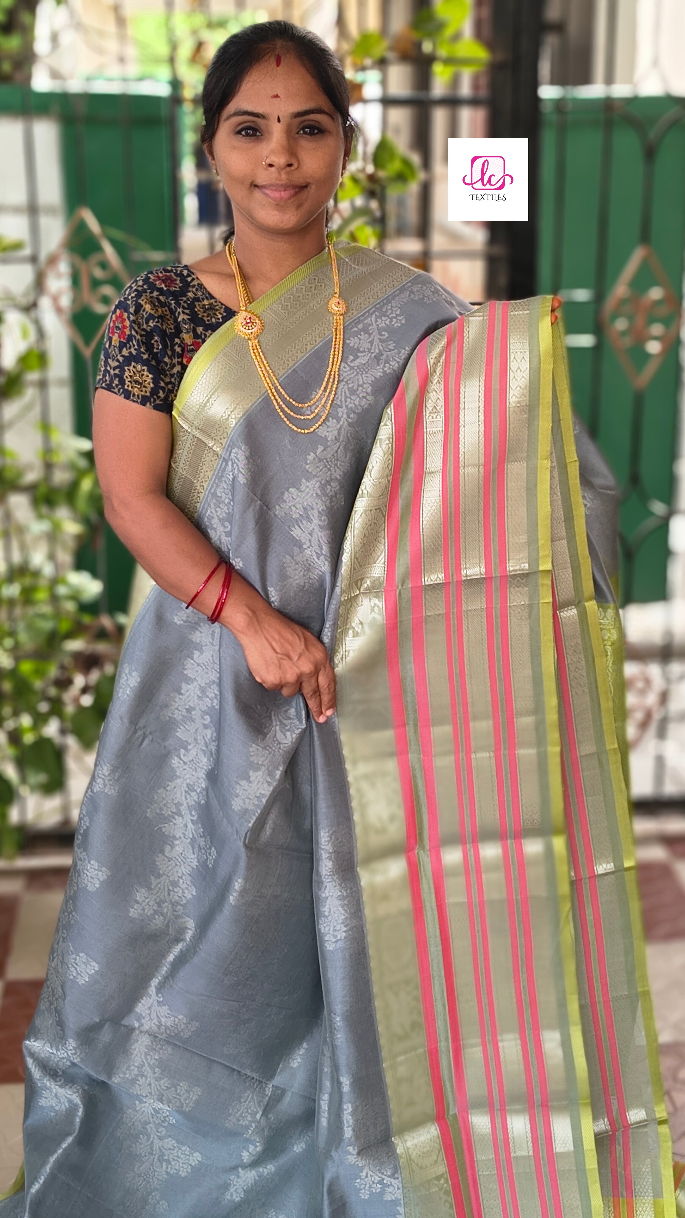 Handloom Kanchi Silk Cotton All over body design Grey