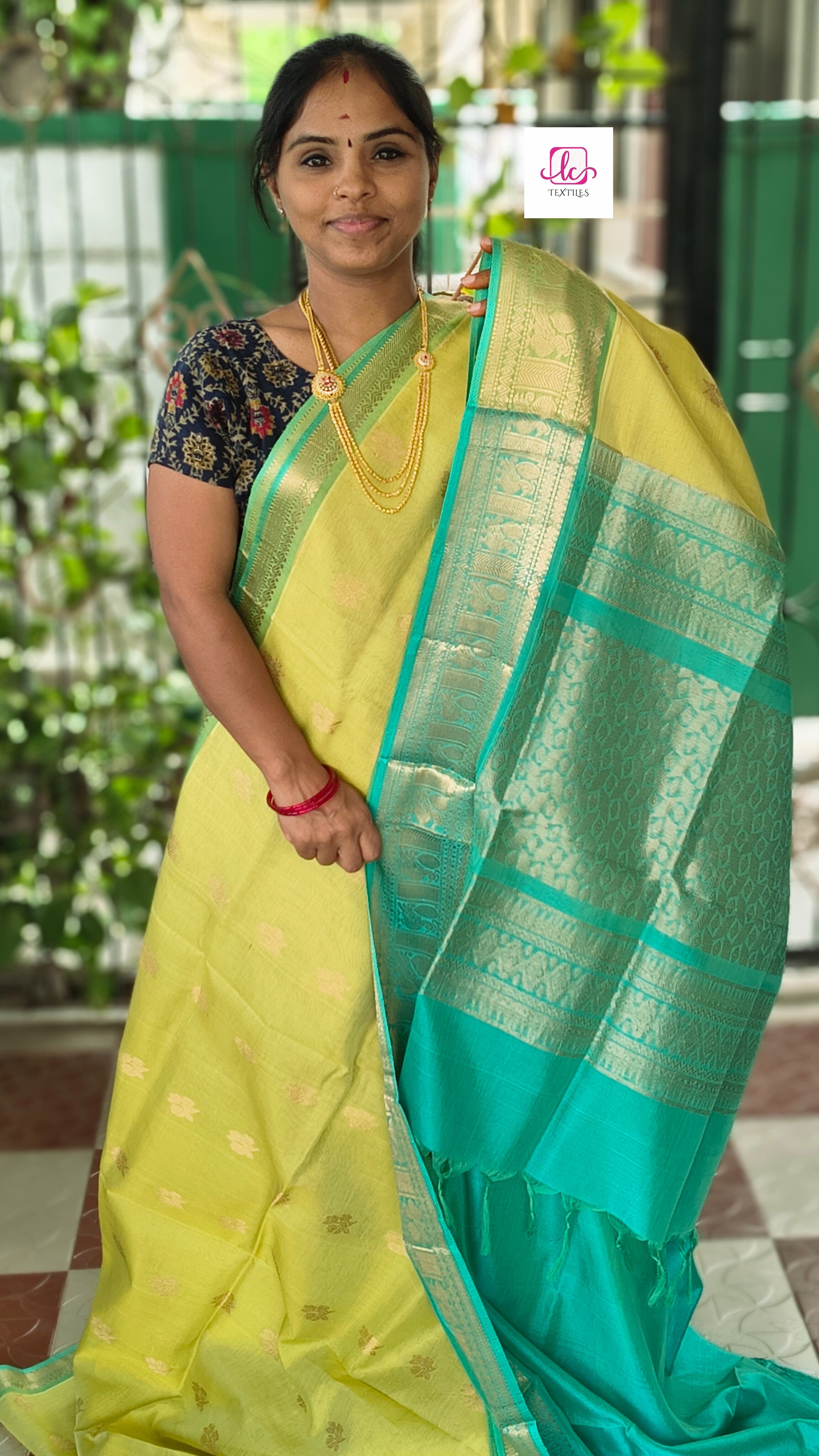 Handloom Kanchi Silk Cotton Butta Lime Green