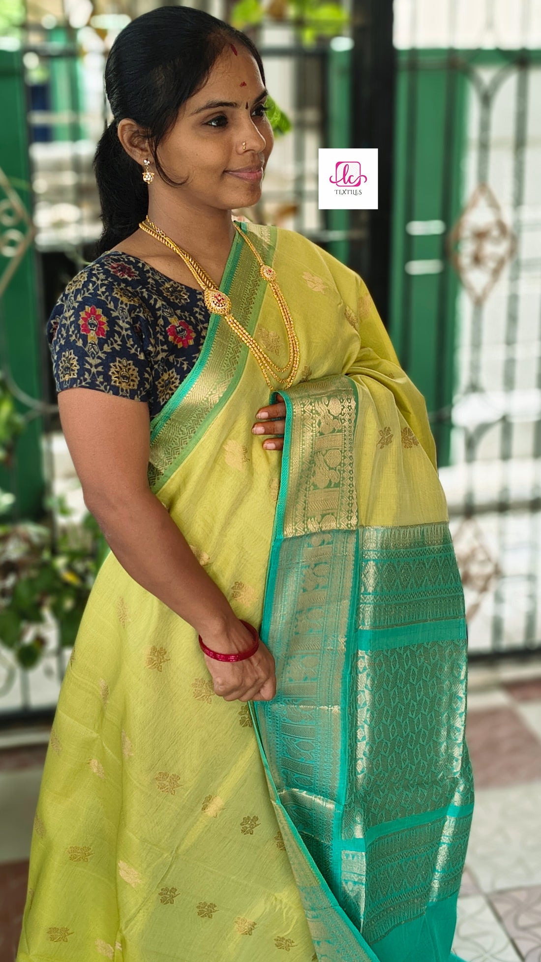 Handloom Kanchi  Silk Cotton Butta Lime Green