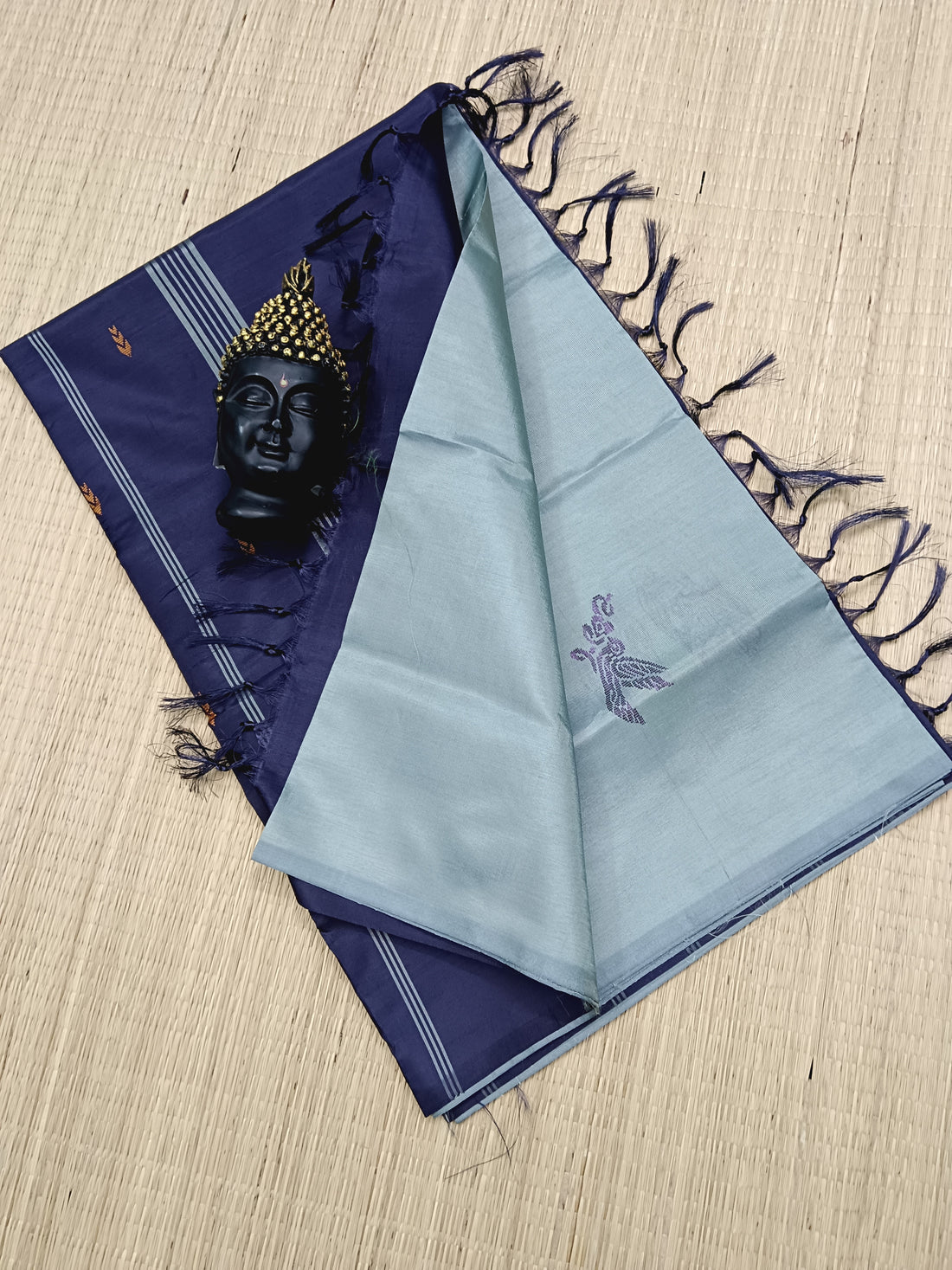 Banana Pith Silk(Vazhai Naar Pattu) - Butta - Bright Grey - 01