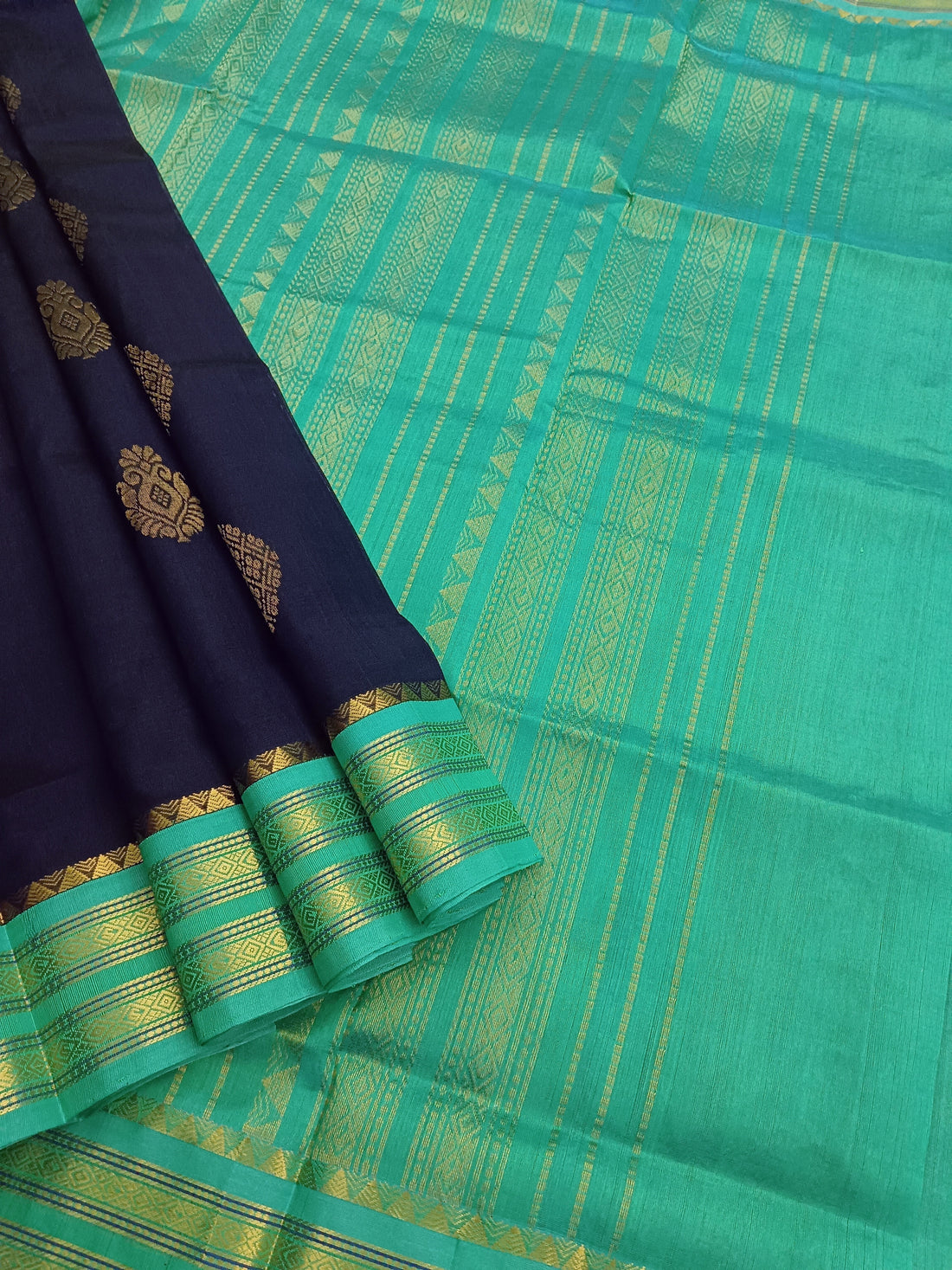 Handloom Kanchi  Silk Cotton -Korvai Butta-Navy Blue- HSC53