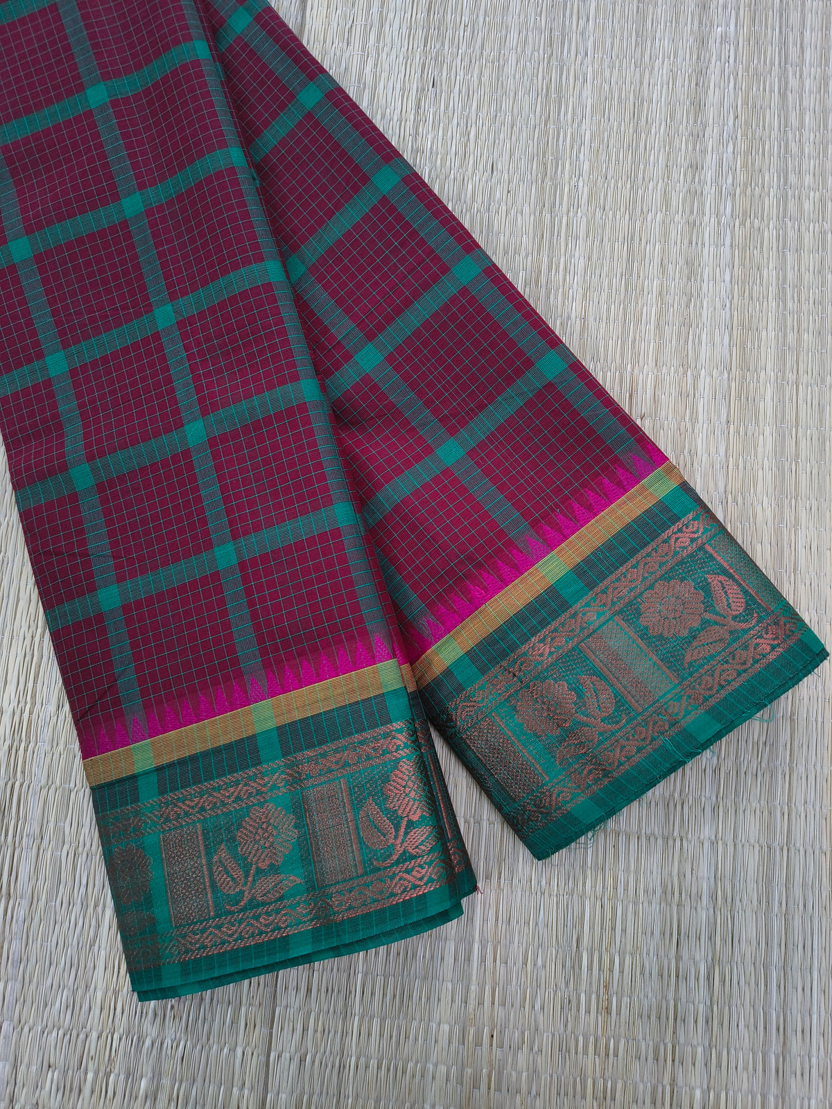 Kandangi Checks-Maroon withgreen- KC147