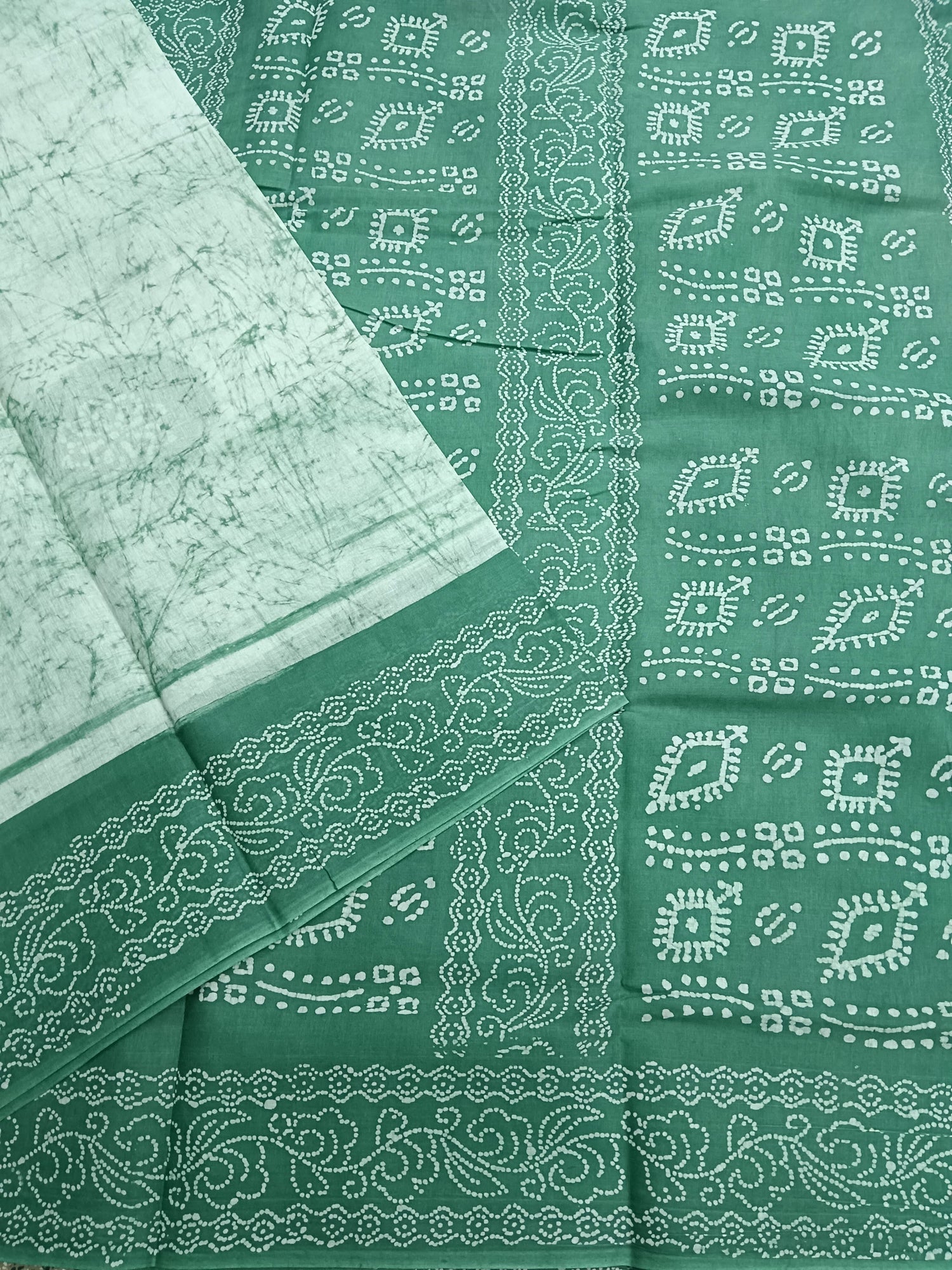 Madurai Sungudi Cotton -Pastel white with Green- MS34